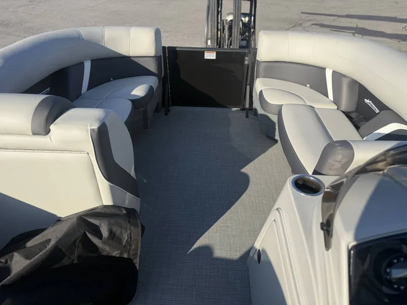 Slide: The Image of Sylvan Mirage X3 2024 - 32