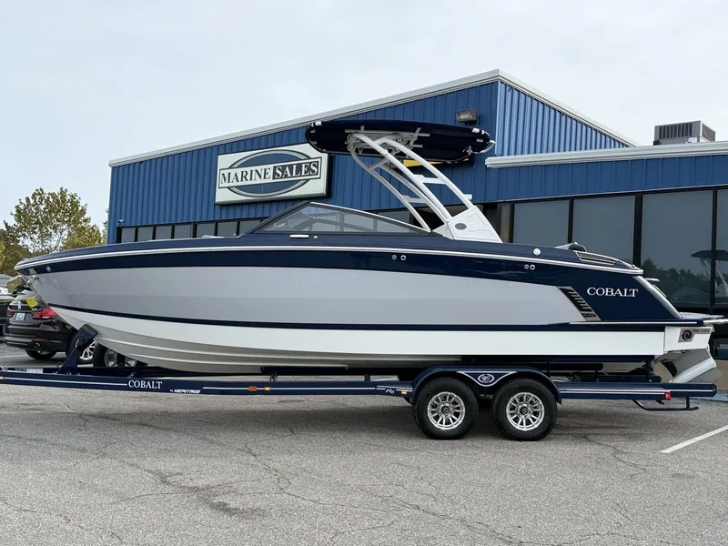 The Image of Cobalt R8 Surf 2026 - 1