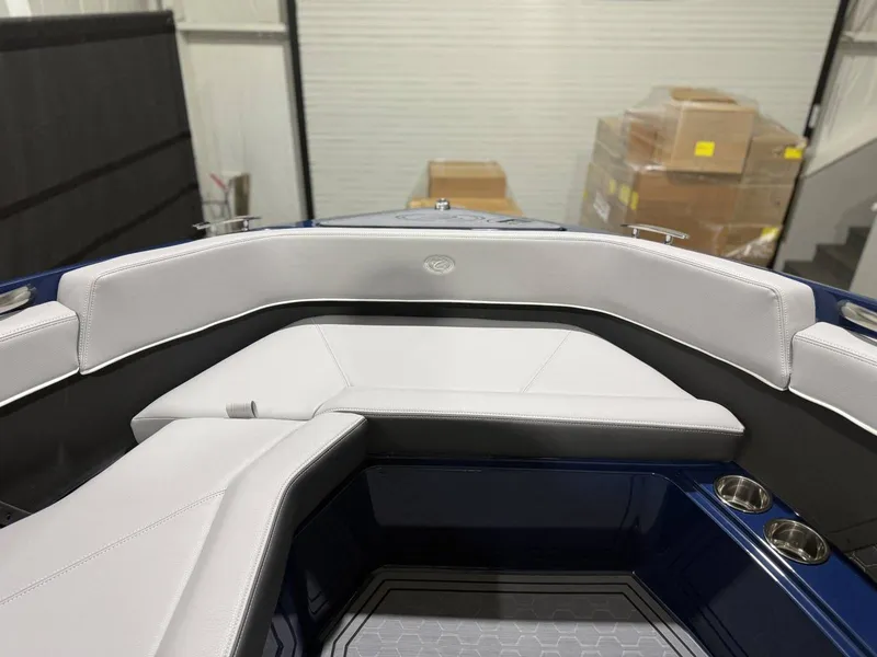 Slide: The Image of Cobalt R8 Surf 2026 - 14