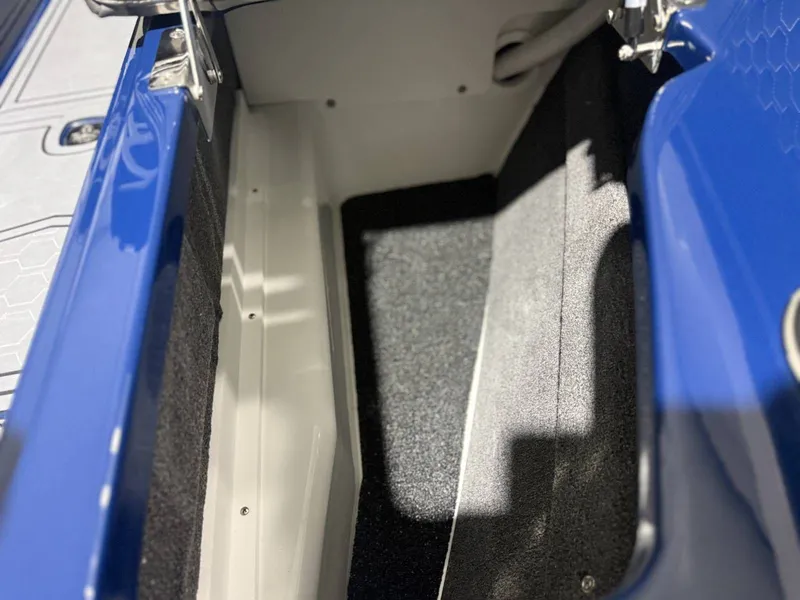 Slide: The Image of Cobalt R8 Surf 2026 - 17