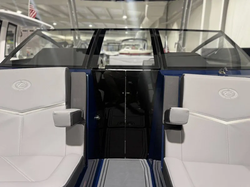 Slide: The Image of Cobalt R8 Surf 2026 - 19