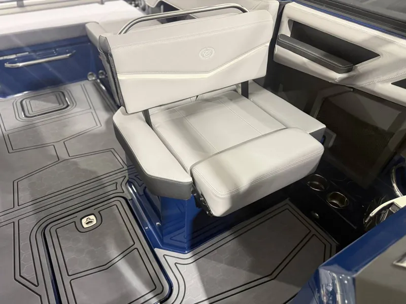 Slide: The Image of Cobalt R8 Surf 2026 - 27