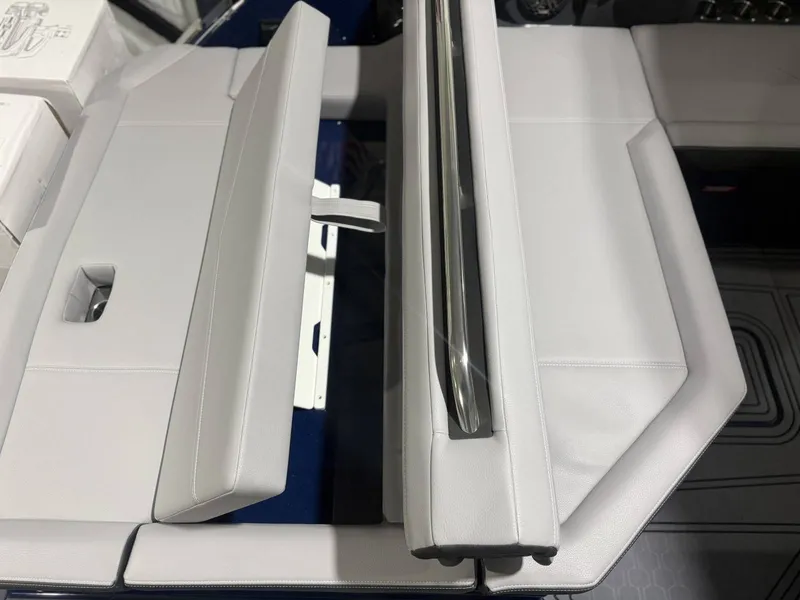 Slide: The Image of Cobalt R8 Surf 2026 - 38