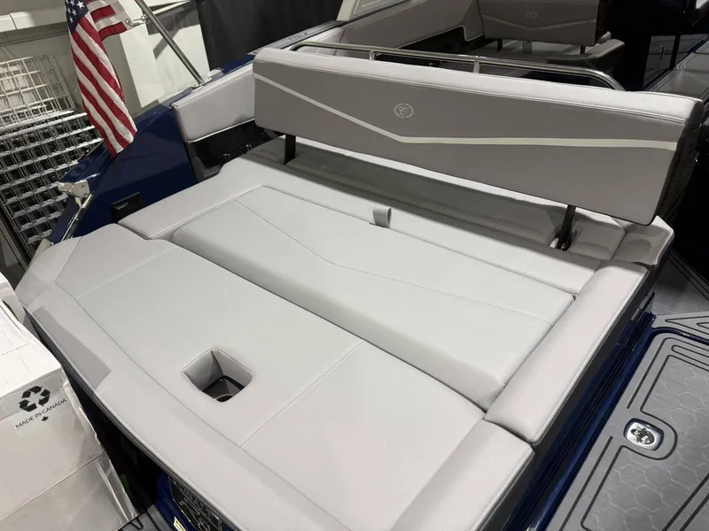 Slide: The Image of Cobalt R8 Surf 2026 - 39