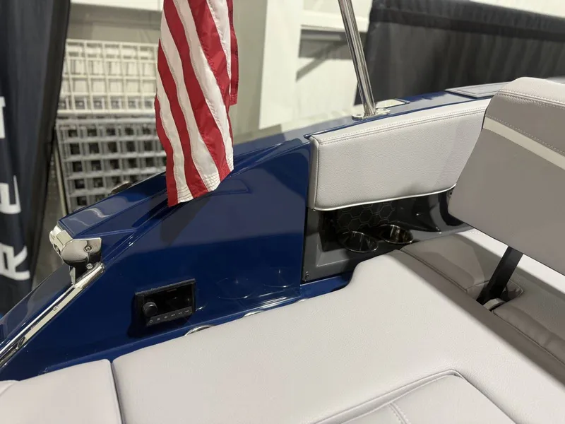 Slide: The Image of Cobalt R8 Surf 2026 - 40