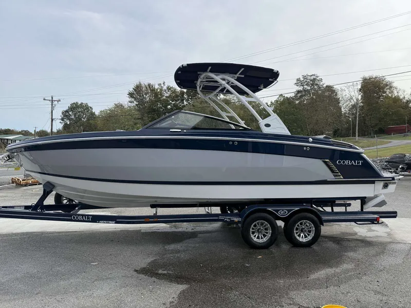 Slide: The Image of Cobalt R8 Surf 2026 - 49