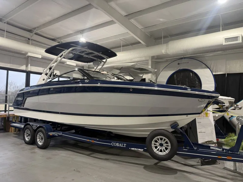 Slide: The Image of Cobalt R8 Surf 2026 - 50