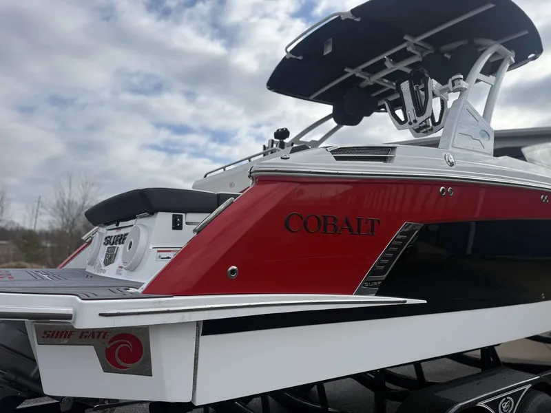 Slide: The Image of Cobalt R6 Surf 2026 - 10