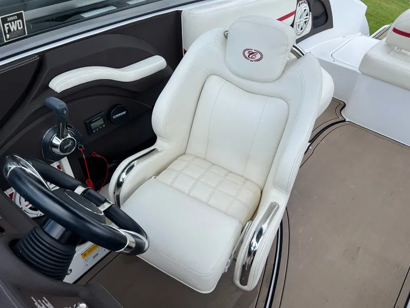 Slide: The Image of Cobalt R5 Surf 2018 - 11