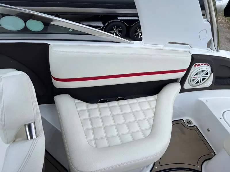 Slide: The Image of Cobalt R5 Surf 2018 - 13