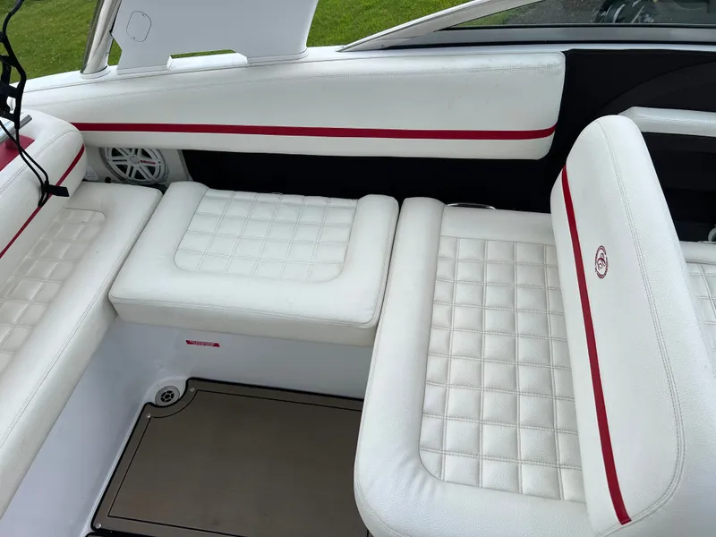 Slide: The Image of Cobalt R5 Surf 2018 - 15