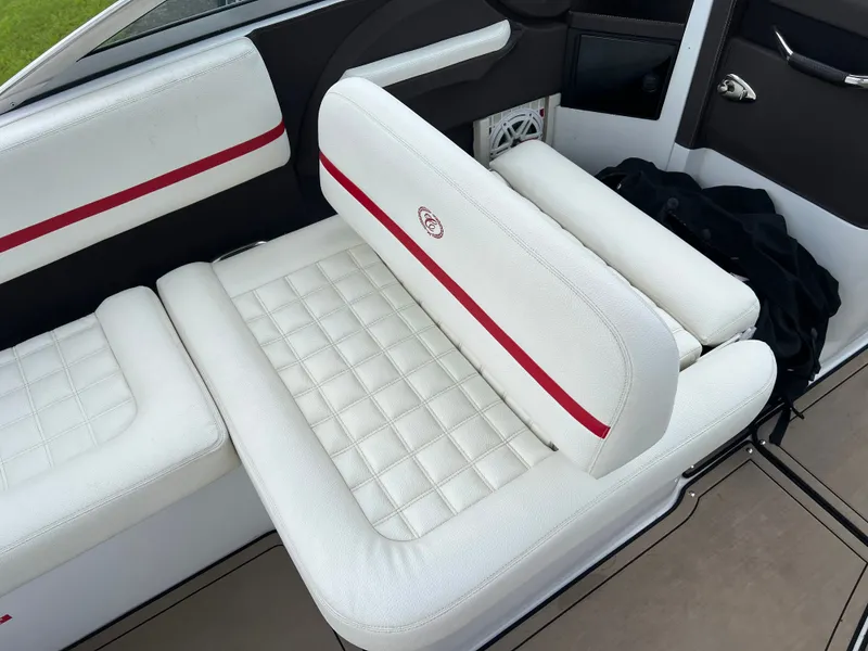 Slide: The Image of Cobalt R5 Surf 2018 - 16