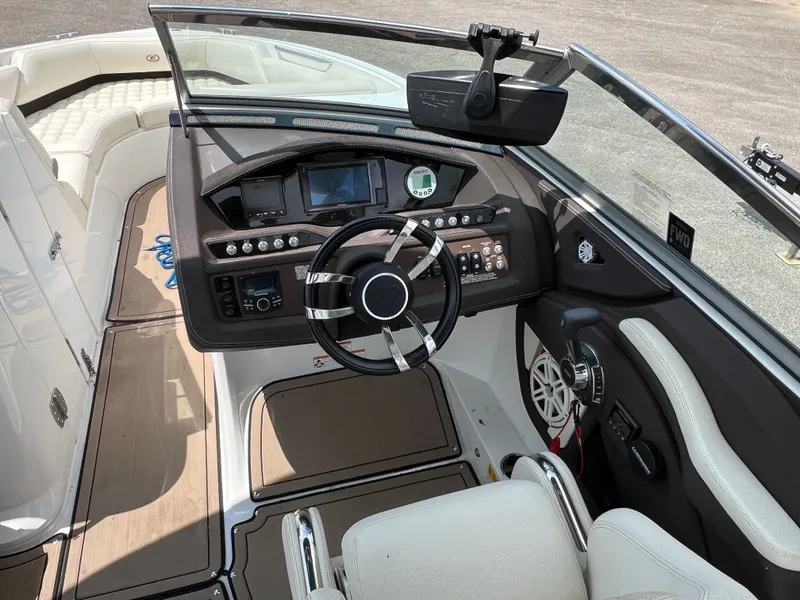 Slide: The Image of Cobalt R5 Surf 2018 - 4