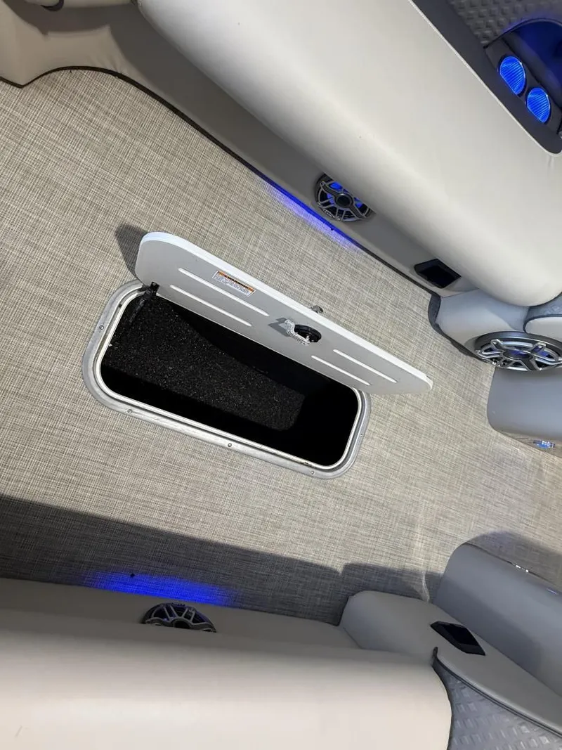 Slide: The Image of Premier 270 S-Series RF 2021 - 16