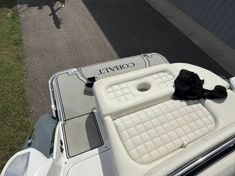 Slide: The Image of Cobalt R5 Surf 2020 - 12