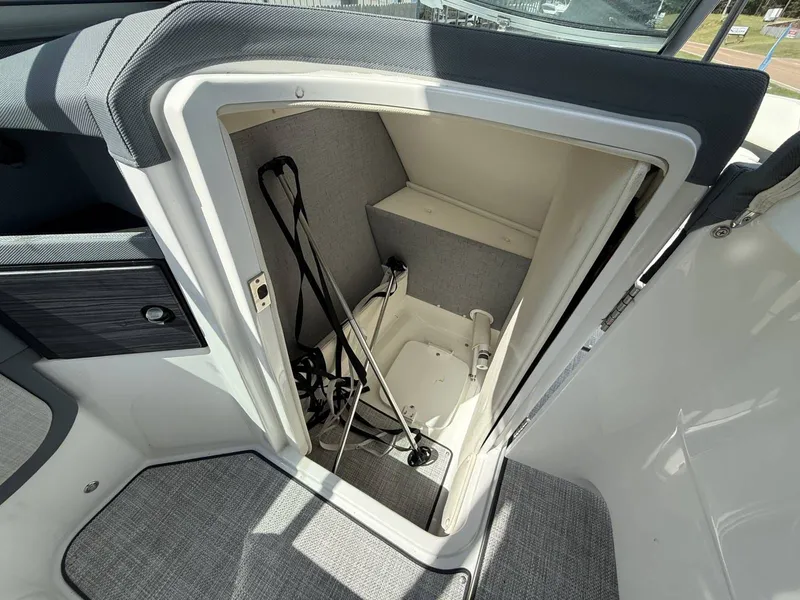 Slide: The Image of Cobalt R5 Surf 2020 - 20