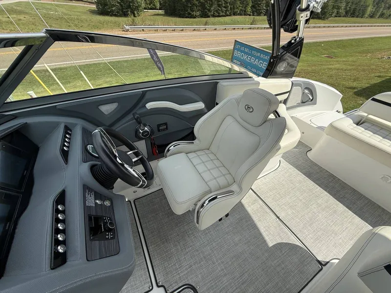 Slide: The Image of Cobalt R5 Surf 2020 - 21