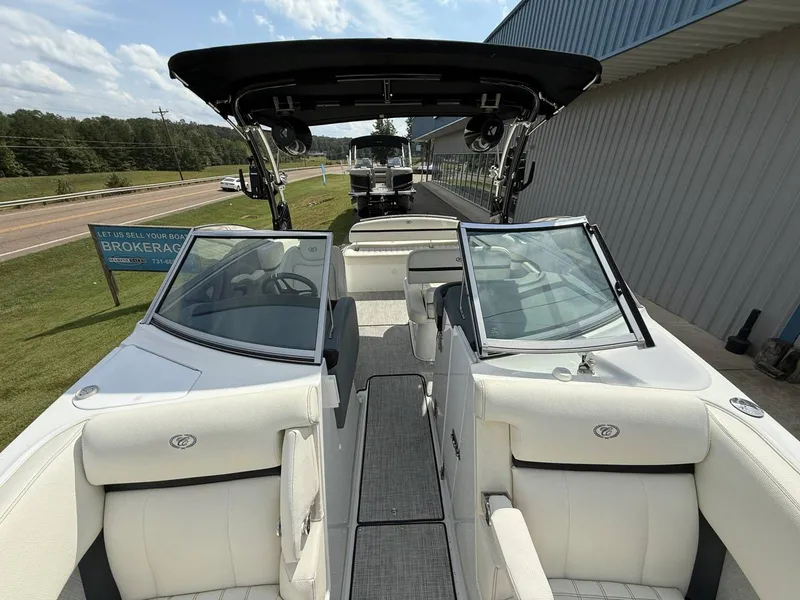 Slide: The Image of Cobalt R5 Surf 2020 - 23