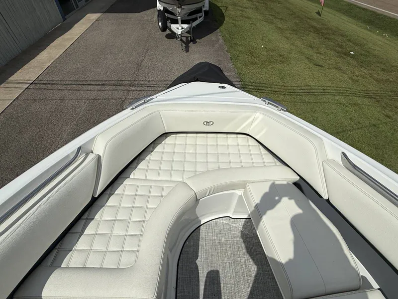 Slide: The Image of Cobalt R5 Surf 2020 - 28