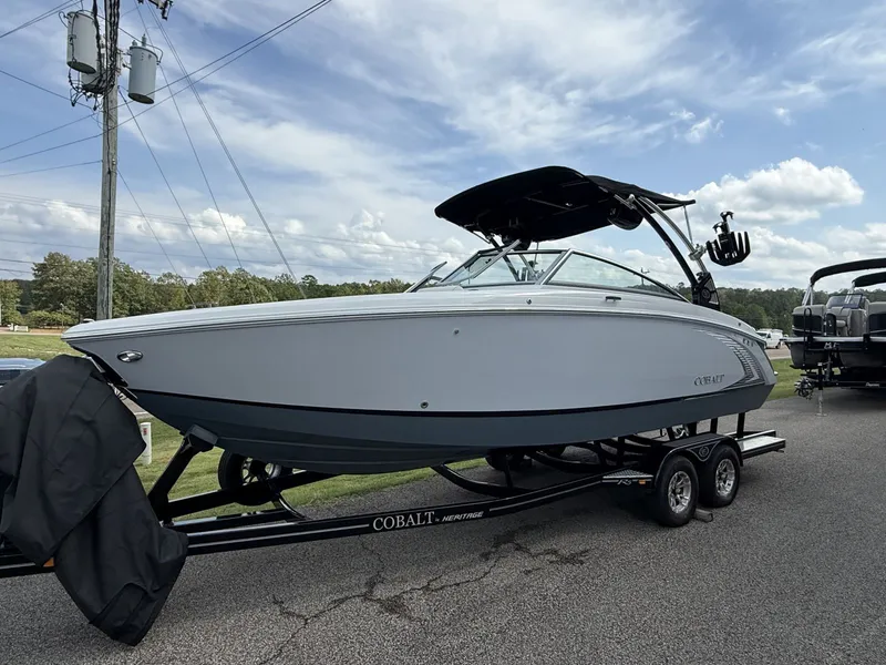 Slide: The Image of Cobalt R5 Surf 2020 - 33