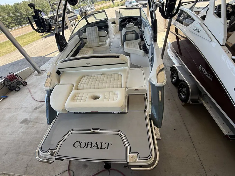 Slide: The Image of Cobalt R5 Surf 2020 - 8