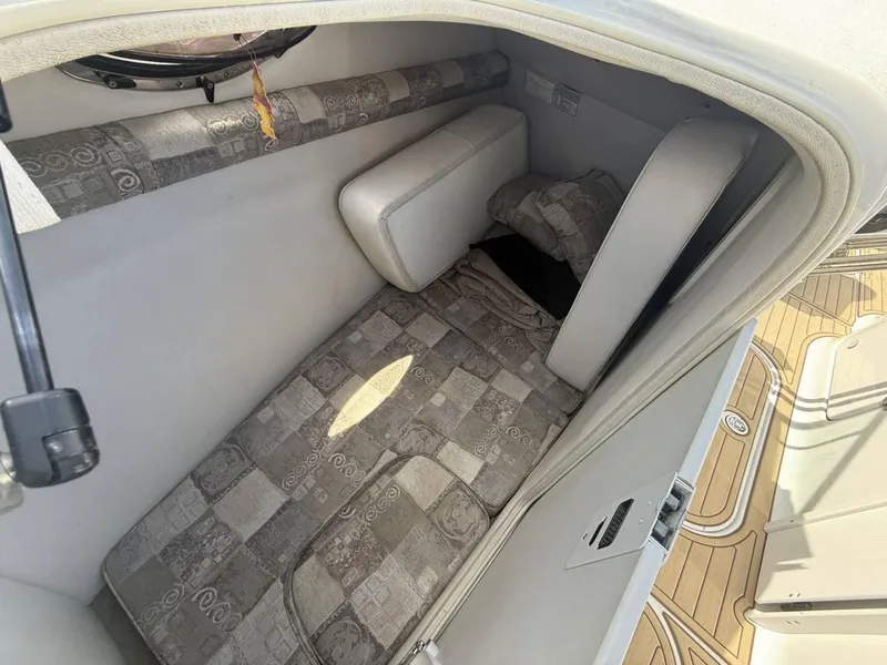 Slide: The Image of Crownline Boats 288 BR 2005 - 13