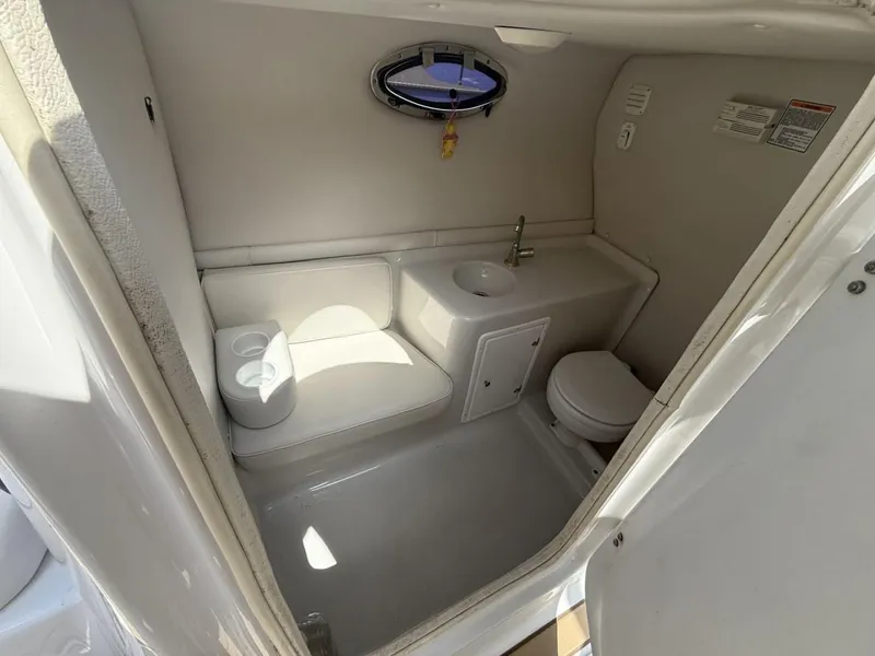 Slide: The Image of Crownline Boats 288 BR 2005 - 16