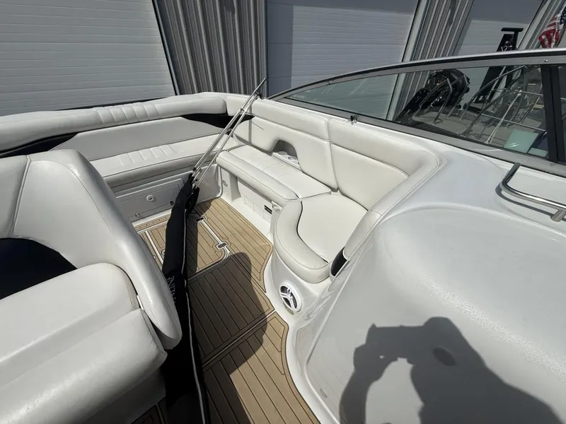Slide: The Image of Crownline Boats 288 BR 2005 - 8