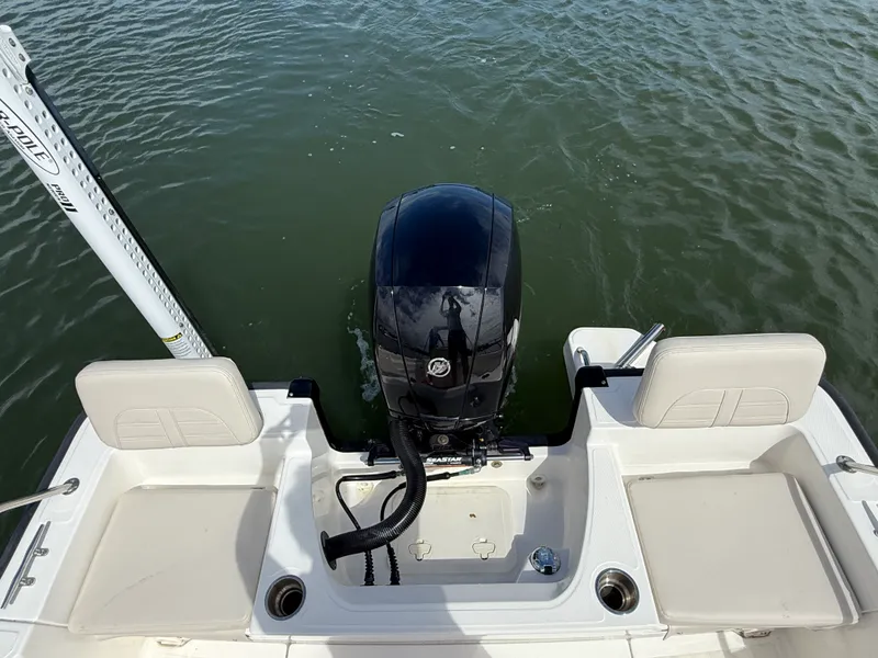 Slide: The Image of Boston Whaler 190 Montauk 2023 - 7