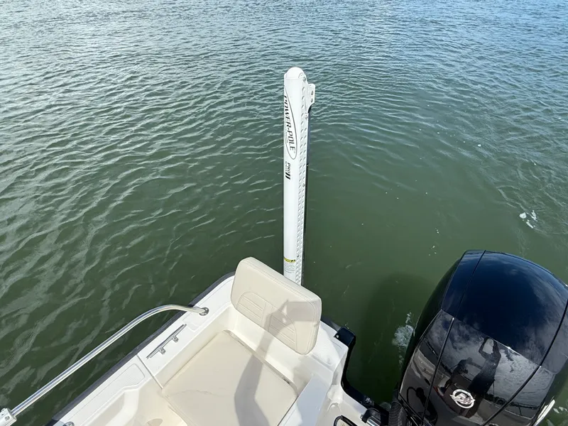 Slide: The Image of Boston Whaler 190 Montauk 2023 - 8