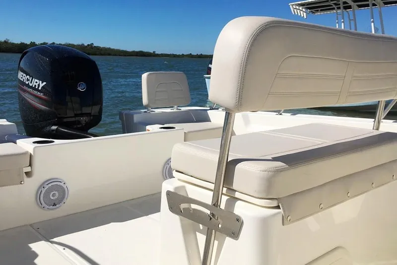 Slide: The Image of Boston Whaler 190 Montauk 2023 - 5