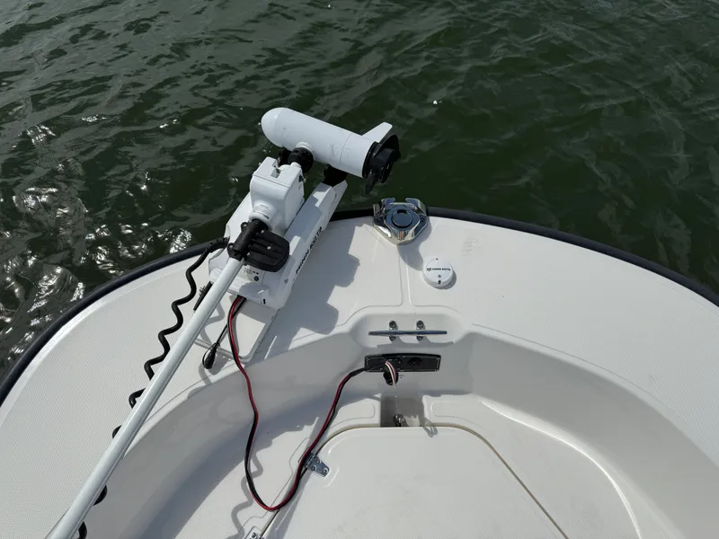 Slide: The Image of Boston Whaler 190 Montauk 2023 - 20