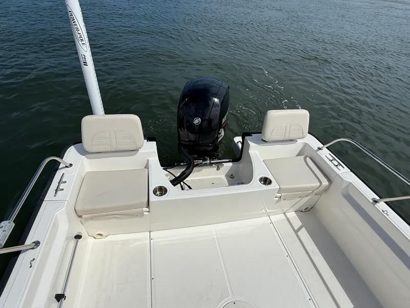 Slide: The Image of Boston Whaler 190 Montauk 2023 - 11