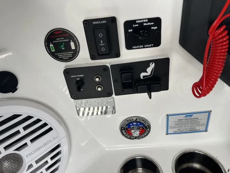 Slide: The Image of Cobalt R8 Surf 2022 - 5