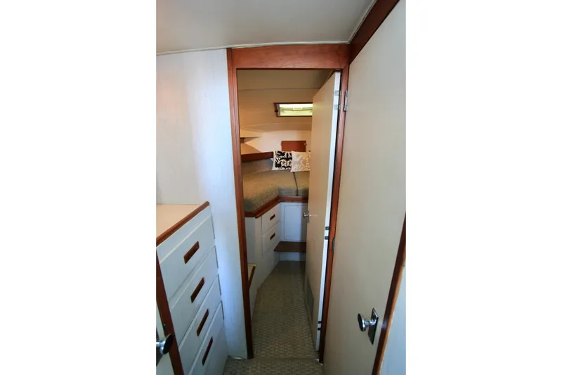 Slide: The Image of Companionway with deep closets and drawers. - 40