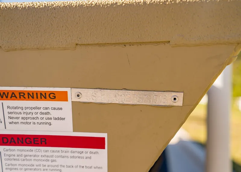 Slide: The Image of Lowe 1650 ROUGHNECK 2016 - 15