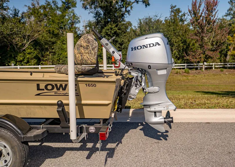 Slide: The Image of Lowe 1650 ROUGHNECK 2016 - 3