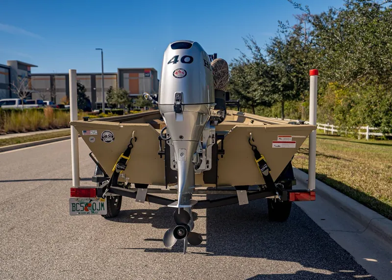 Slide: The Image of Lowe 1650 ROUGHNECK 2016 - 4