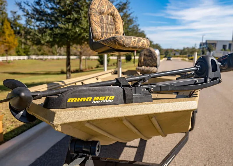 Slide: The Image of Lowe 1650 ROUGHNECK 2016 - 5