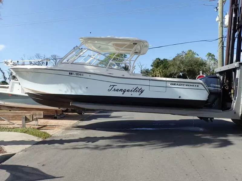 The Image of Grady-White Freedom 285 2021 - 1