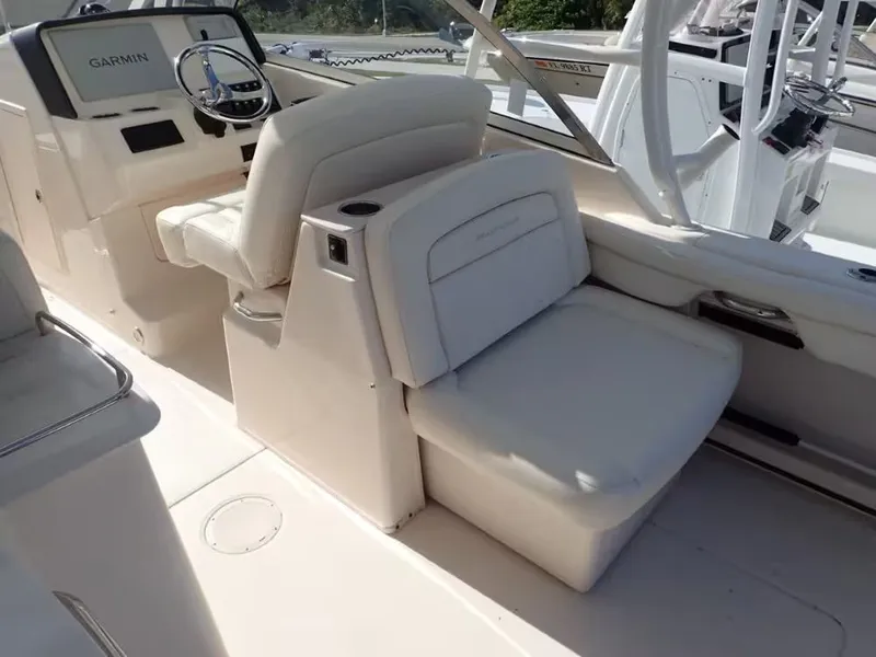 Slide: The Image of Grady-White Freedom 285 2021 - 10