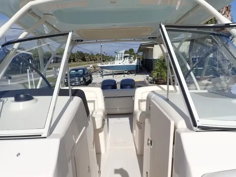 Slide: The Image of Grady-White Freedom 285 2021 - 13