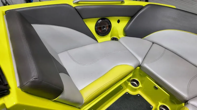 Slide: The Image of MasterCraft XT22 2018 - 17