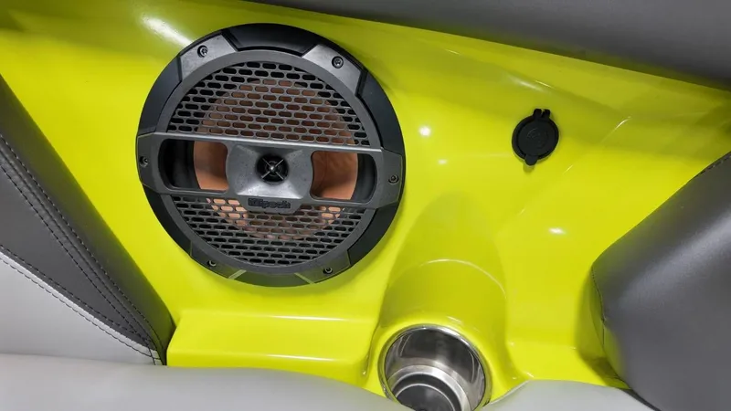 Slide: The Image of MasterCraft XT22 2018 - 18