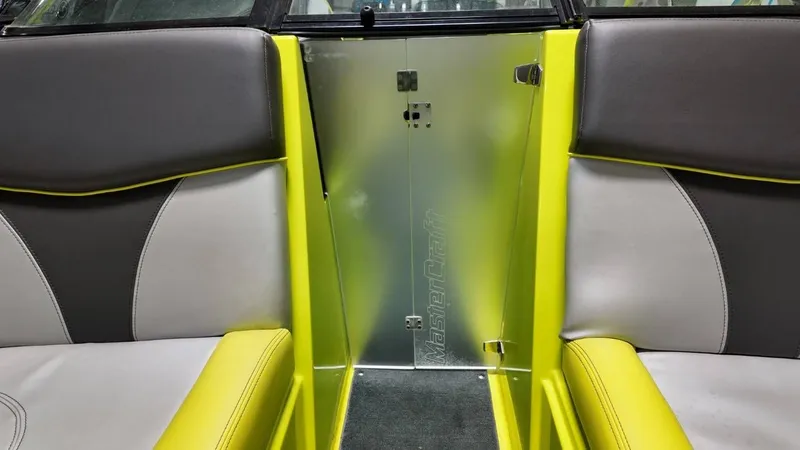 Slide: The Image of MasterCraft XT22 2018 - 25