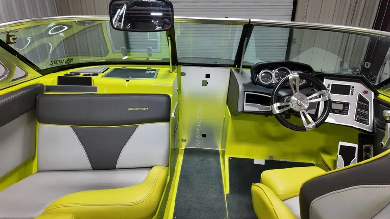 Slide: The Image of MasterCraft XT22 2018 - 27