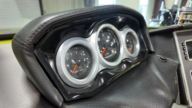 Slide: The Image of MasterCraft XT22 2018 - 35