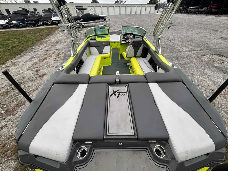 Slide: The Image of MasterCraft XT22 2018 - 5