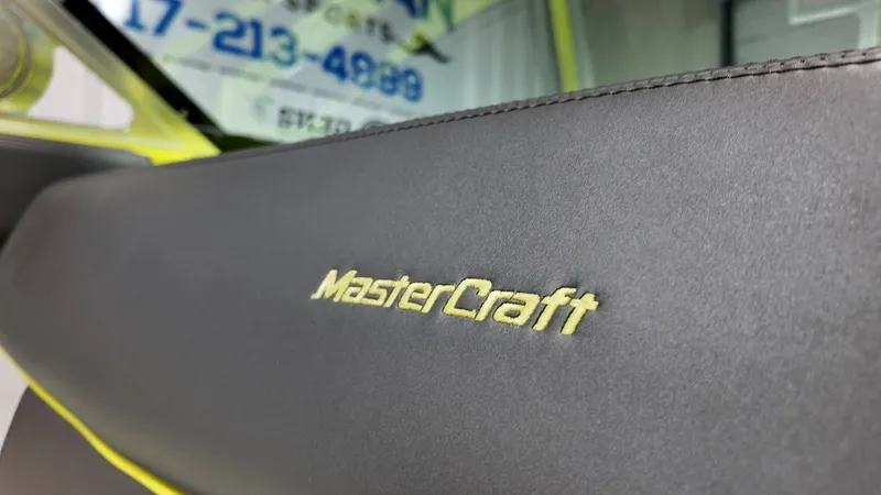 Slide: The Image of MasterCraft XT22 2018 - 50