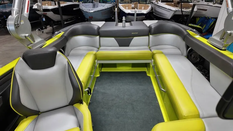 Slide: The Image of MasterCraft XT22 2018 - 58